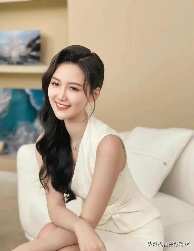 美女马萱,清新甜美,这笑容太治愈了