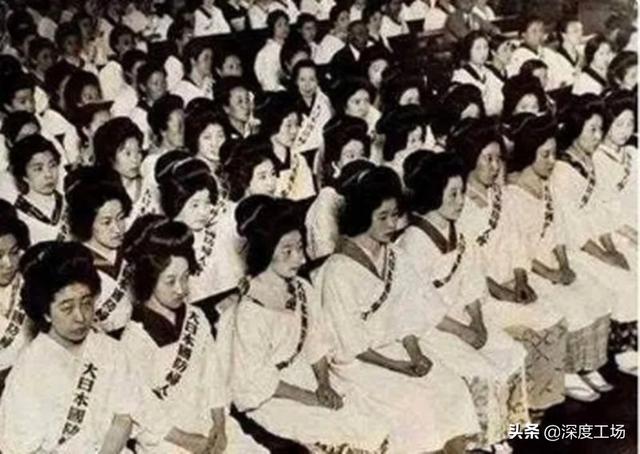 关东军战败投降,苏联俘虏了1万多年轻女兵:处理办法让日本害怕