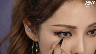 《神奇动物2》的美女蛇惊艳，金秀贤被赞“活神仙”