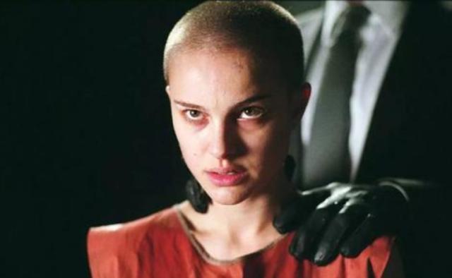 头发一年能长多长？美女剃光头发，记录一年的生长过程！