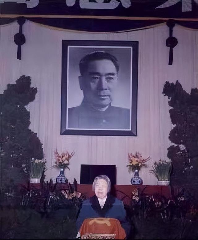 西方记者刁难:你见过世界最漂亮的女人吗?周总理硬气回应:见过