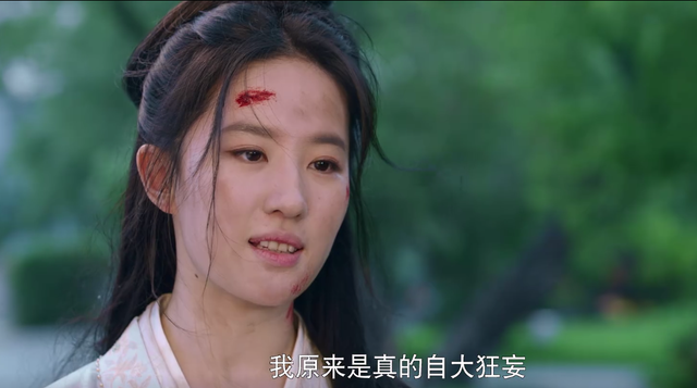 美女被前男友抛弃，还被当街扒衣，太惨啦