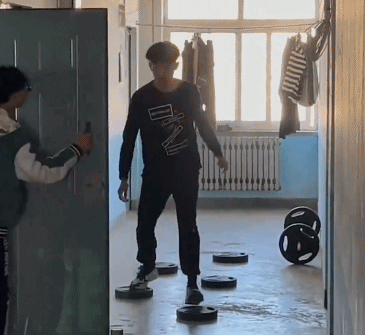 多少人惨遭大学舍友报名《男生女生向前冲》？