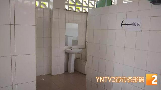 尴尬！无死角超清晰，女厕门口镜子暴露个人隐私，记者实地探究竟