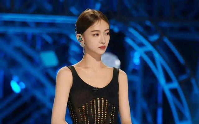 整容、耍大牌、自甘堕落成网红，8位“正女郎”近况差距好大