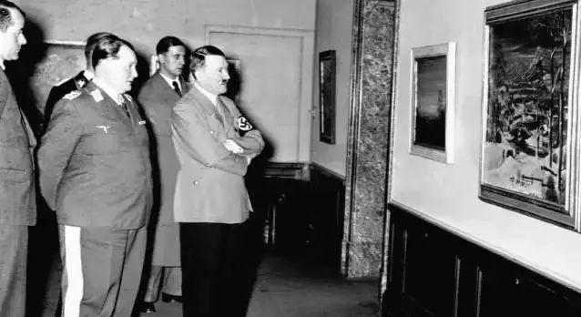 金衣女人 仰慕你的人太多