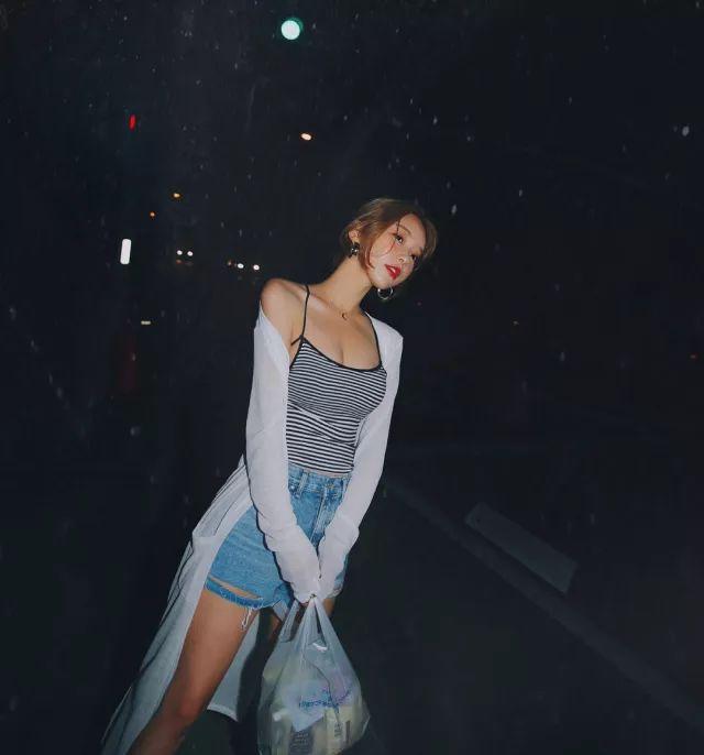 大胸也能穿出甜美小性感！让这位韩国时尚博主vivamoon带你领略夏日大胸妹的可爱小清新！