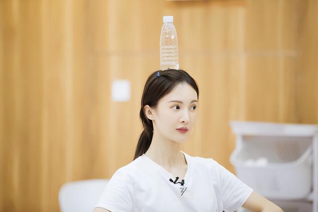 “鼻子不好看”太拉低颜值了，9位女星貌美如花，却被鼻子拖后腿