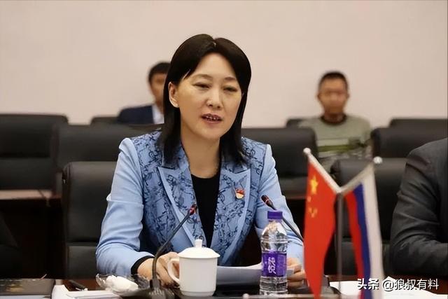 50万“最美屁股”,399万美容保健,5位女官“美容腐败”有多贪?