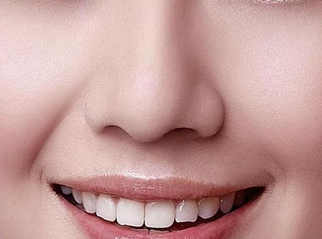 “鼻子不好看”太拉低颜值了，9位女星貌美如花，却被鼻子拖后腿