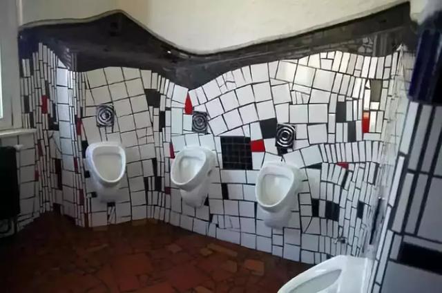 尴尬！无死角超清晰，女厕门口镜子暴露个人隐私，记者实地探究竟