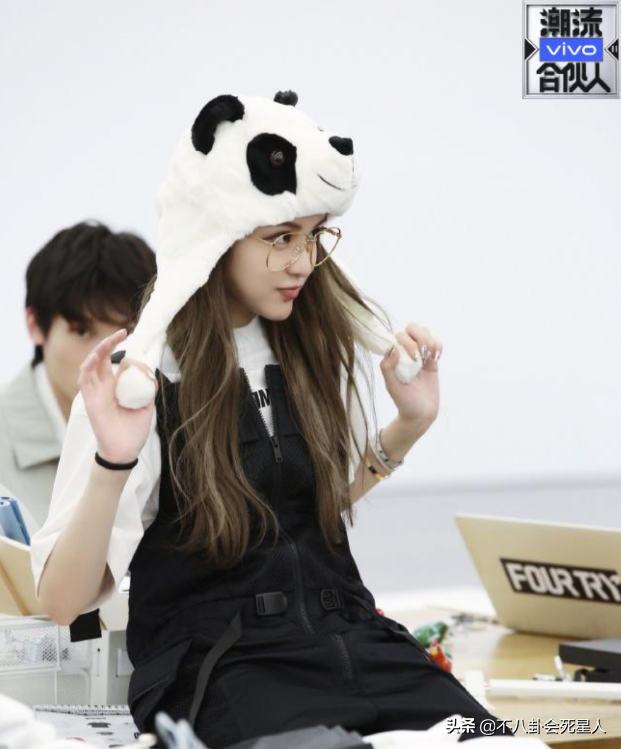 将大咖拉下神坛的“小女人”，从李雨桐到李靓蕾，都有一个共同点