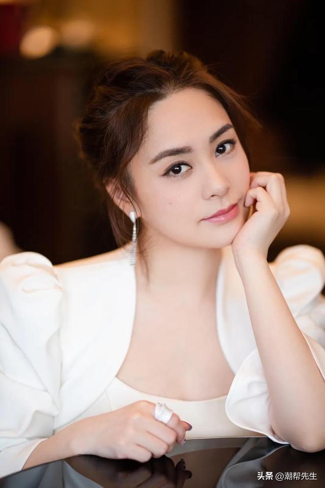 脸上这4处是真正的“美人痣”，别轻易点掉，有高级感还更添风情