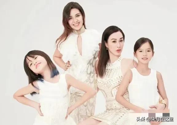 钟丽缇大女儿晒私密写真，穿蕾丝内衣内裤秀身材。