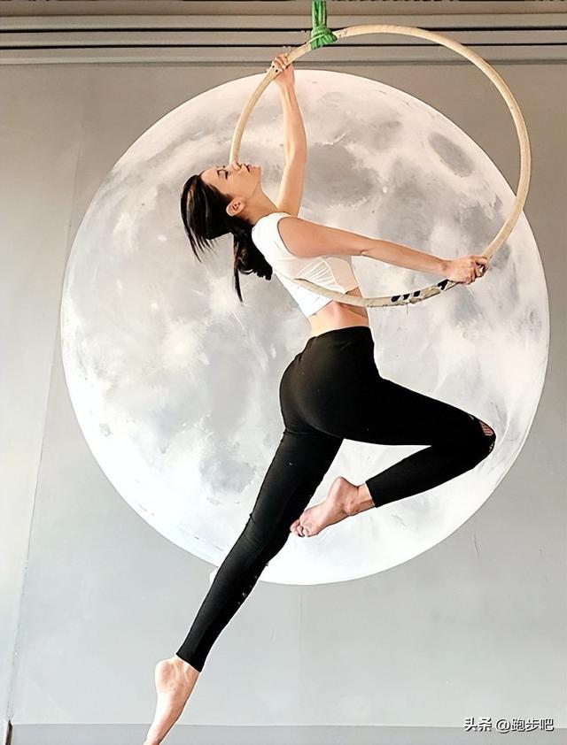 《流浪2》中的她竟是亚洲第一美女，坚持每天健身，身材果然很顶