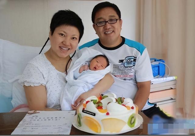 演员句号：再婚娶小11岁妻子，让丧子的岳父母不再流泪