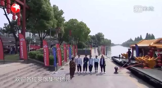 拒千万年薪!她靠给人抠脚圈粉刘德华,成中国“大保健”第一人