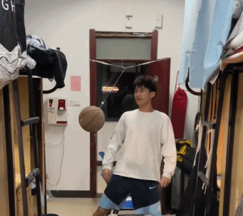 多少人惨遭大学舍友报名《男生女生向前冲》？