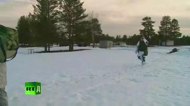 在北极抢救伤员有多难？俄美女军医告诉你，绑绷带也是技术活