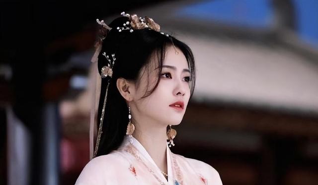 整容、耍大牌、自甘堕落成网红，8位“正女郎”近况差距好大