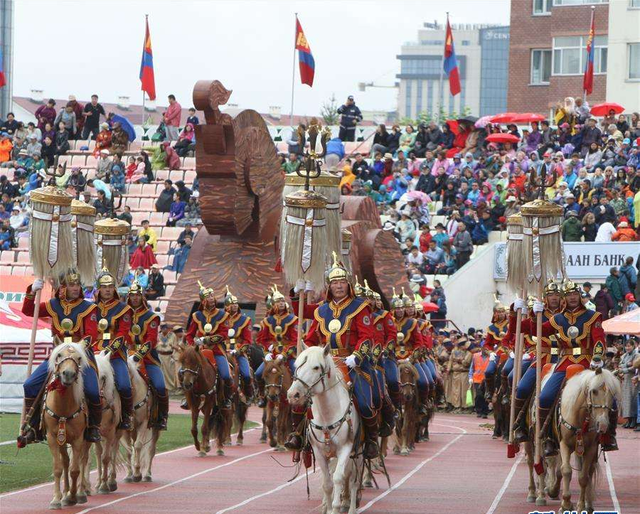 蒙古国，美女性感独立，6万单身母亲独自养家，男人却在拿酒买醉