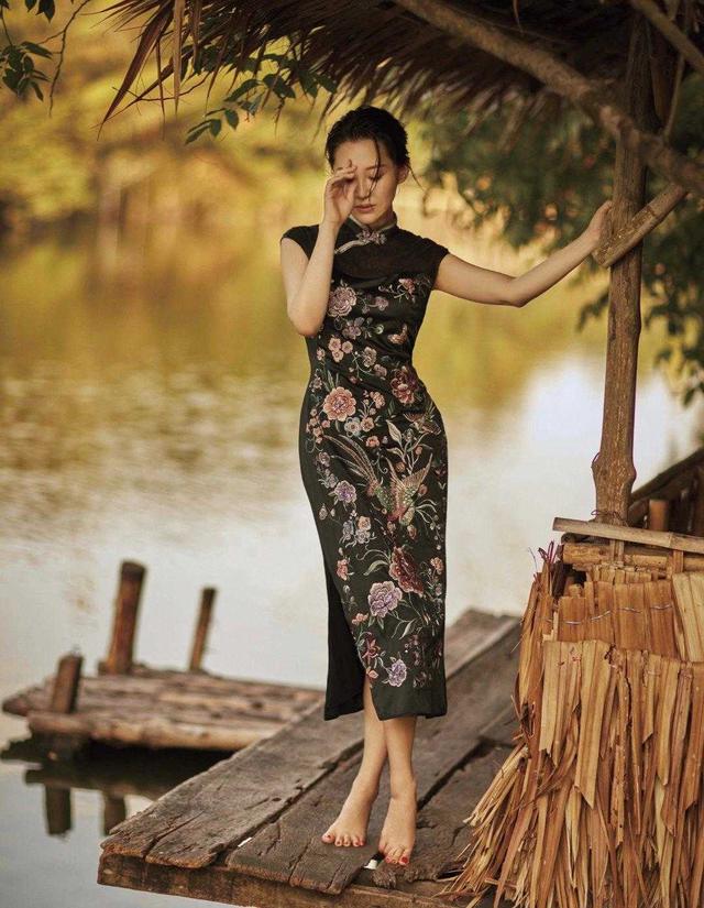 杨蓉的胸,秦岚的腰,许晴的臀,这些中年女星性感起来,太可怕了