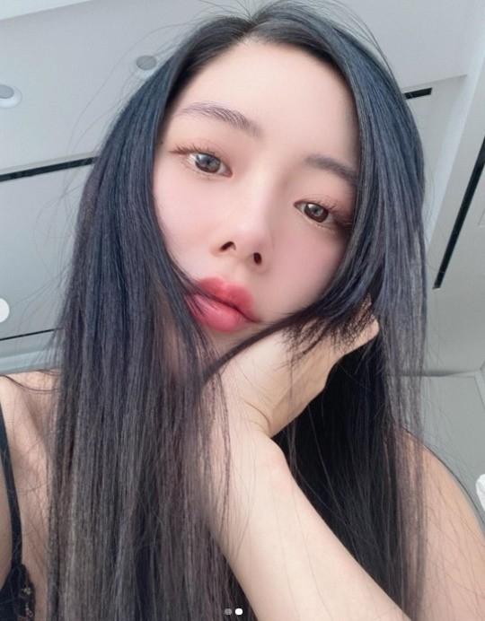 韩国女艺人Clara社交网站发照秀清纯美貌