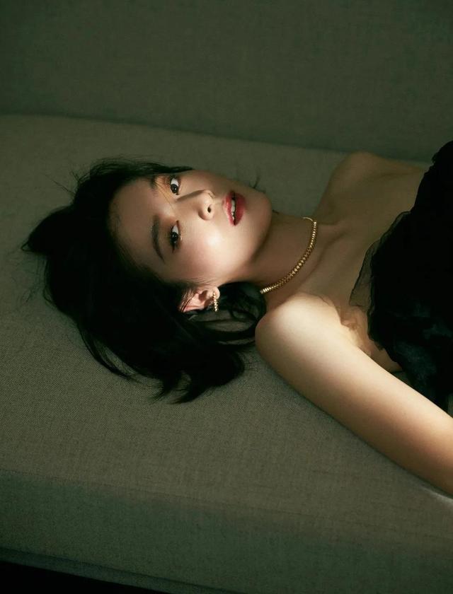 八位美女写真,风姿绰约小天仙,惊鸿一瞥清流溪,有你喜欢的吗?