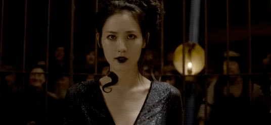 《神奇动物2》的美女蛇惊艳，金秀贤被赞“活神仙”