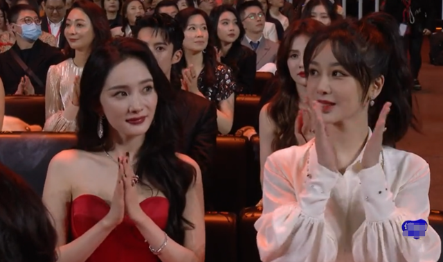 微博之夜女星生图：热巴杨紫惊艳，杨幂脸垮金晨干瘪，刘诗诗脸僵