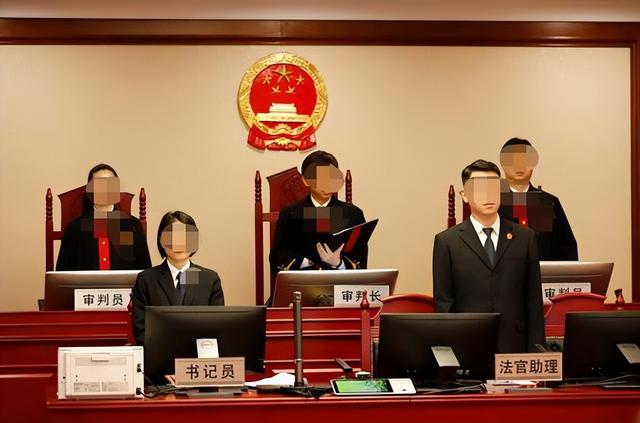 美女贪官金英丽,与3位富商共同交往,为方便包里常备“计生用品”