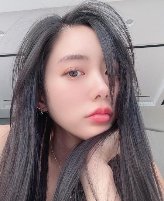 韩国女艺人Clara社交网站发照秀清纯美貌