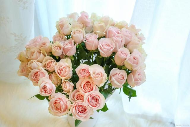 男人真心爱一个女人,藏不住的三个表现