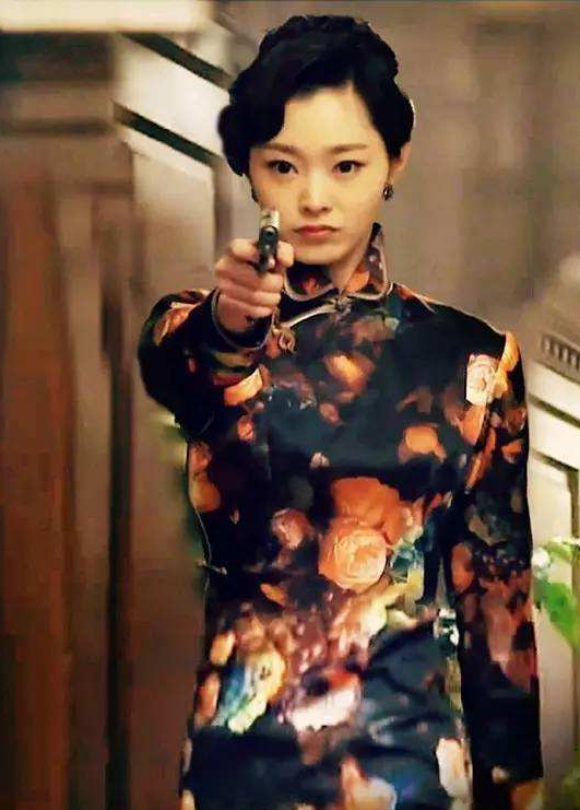 “鼻子不好看”太拉低颜值了，9位女星貌美如花，却被鼻子拖后腿