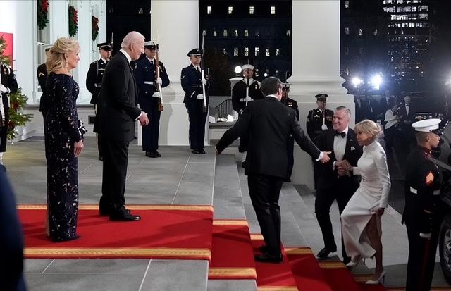 70岁的布丽吉特：光看腿不输韩国女团，怪不得马克龙对她死心塌地