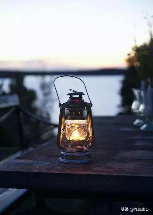 光着屁股的小孩，穷人的生活记录