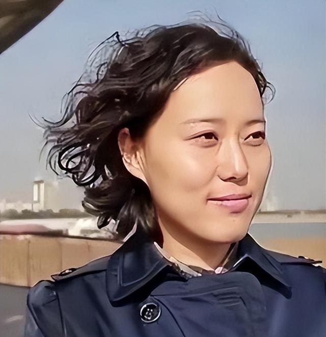 美女贪官金英丽,与3位富商共同交往,为方便包里常备“计生用品”