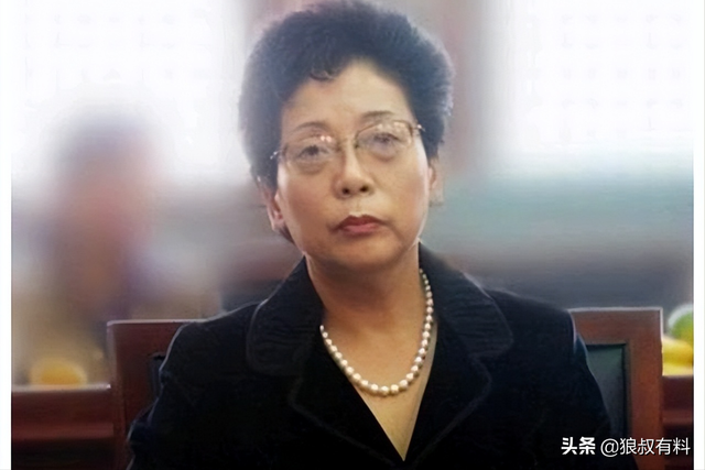 50万“最美屁股”,399万美容保健,5位女官“美容腐败”有多贪?