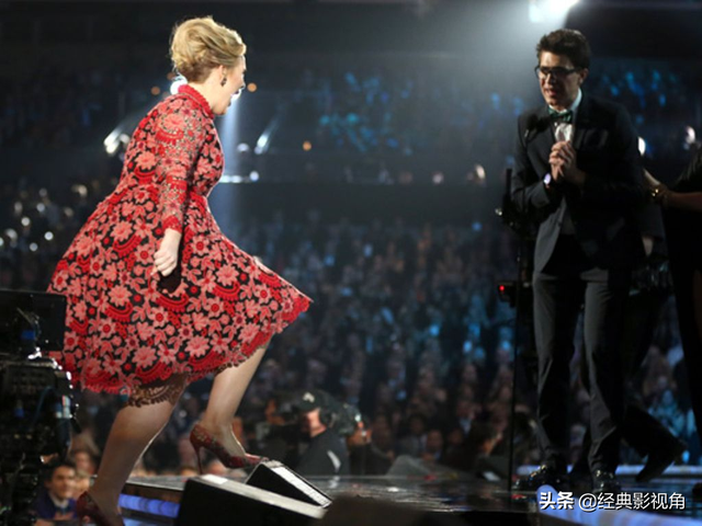 迪丽热巴被变态跟踪，小李子被抱腿埋裆！明星活该被骚扰吗？