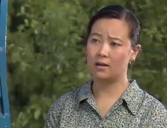 《女人不是月亮》播出30年，“扣儿”早早退圈，多位演员已逝世