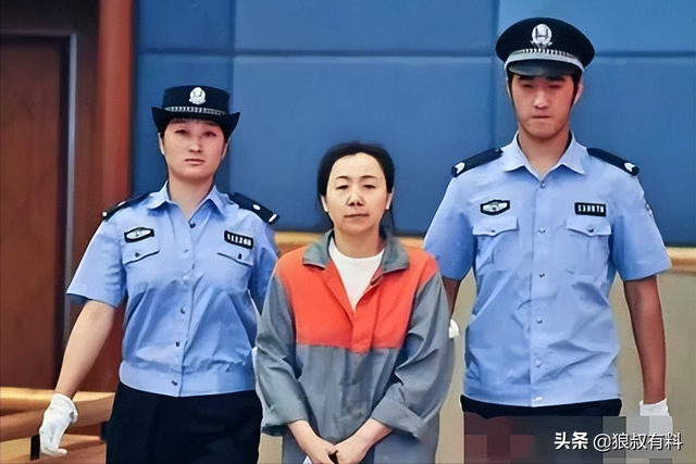 50万“最美屁股”,399万美容保健,5位女官“美容腐败”有多贪?