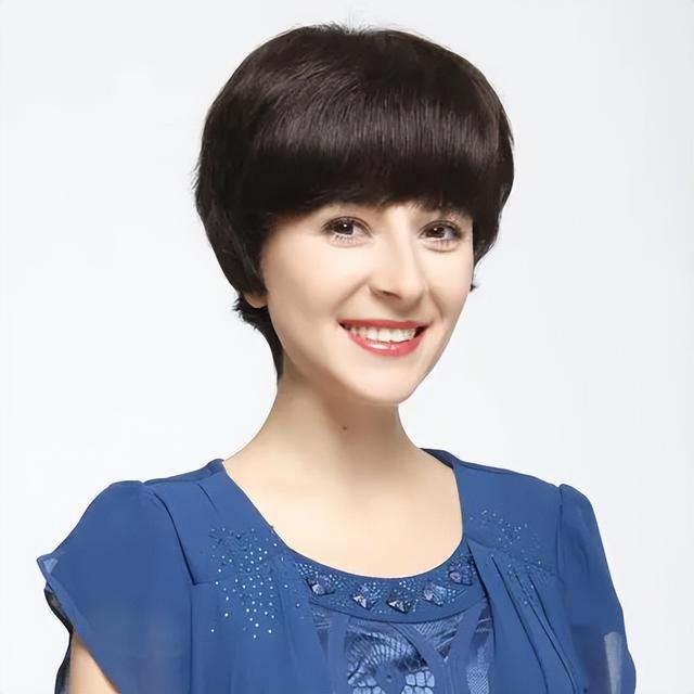 “挂耳短发”才是最适合40+女人的发型，看孙俪、袁泉你就明白了