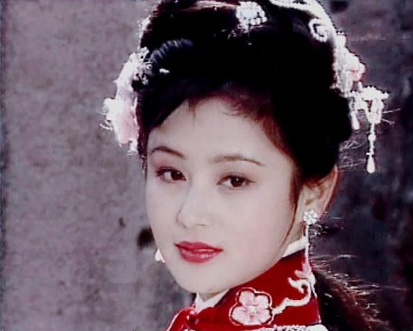 她被称为“内地第一美女”，曾迷倒陈凯歌，如今儿子长得像吴某凡