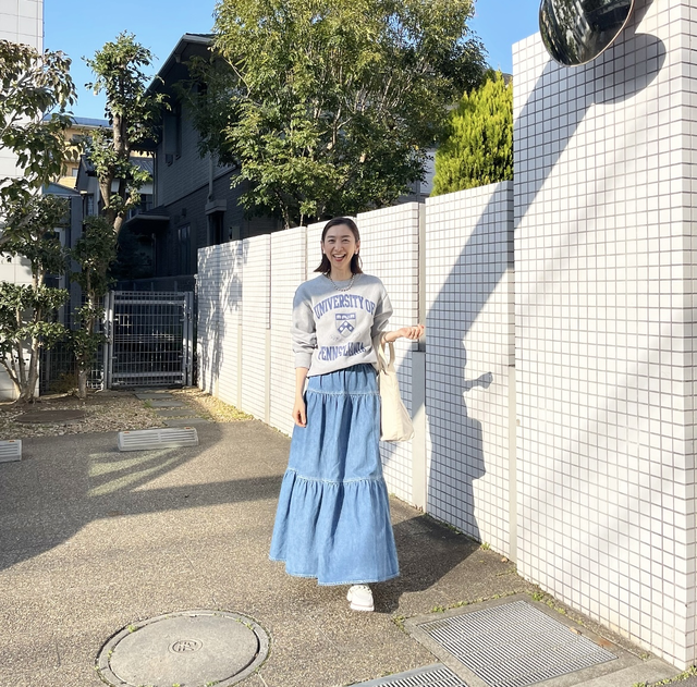 上了50岁的女人别老披丝巾小脚裤，学她们这么穿，优雅大气