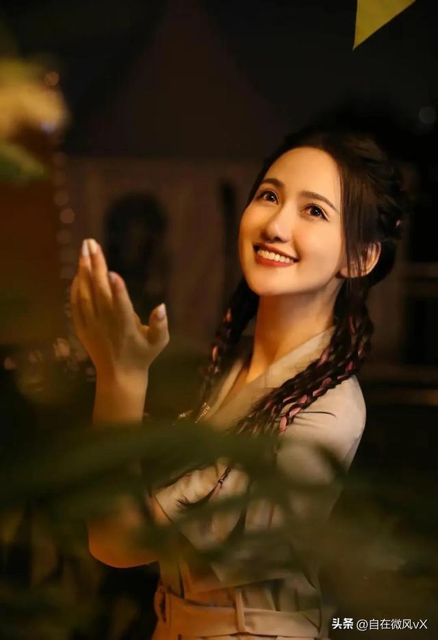 美女马萱,清新甜美,这笑容太治愈了