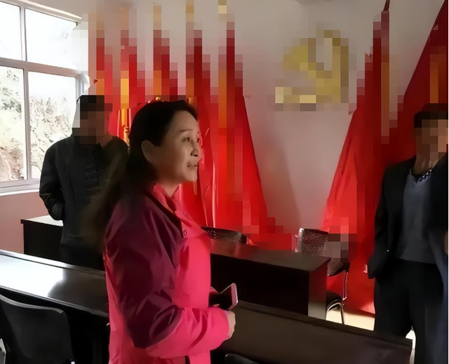 云南最美女色虎，与多人发生不正当关系，欺凌下属，大搞迷信活动