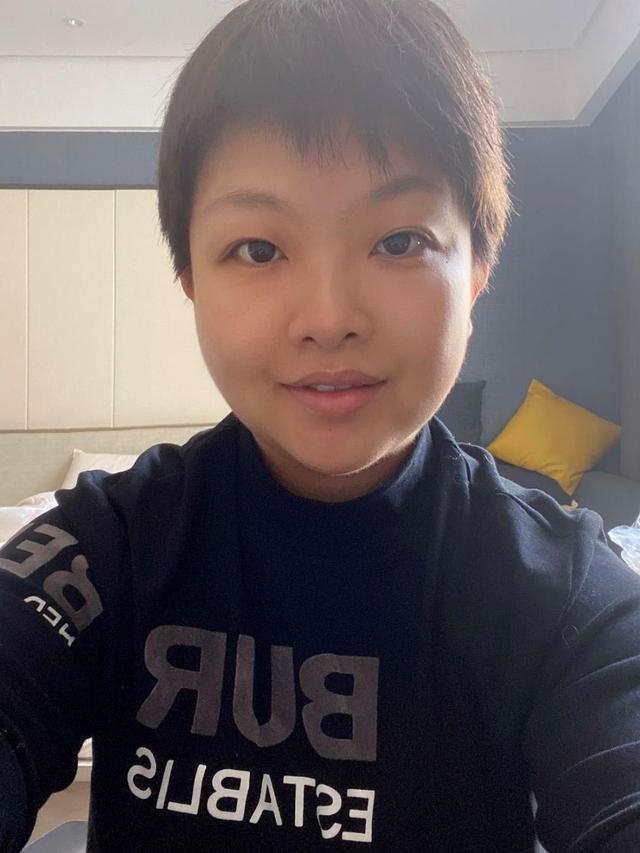 90后美女护士:期待凯旋,回家吃妈妈的酸菜炖五花肉