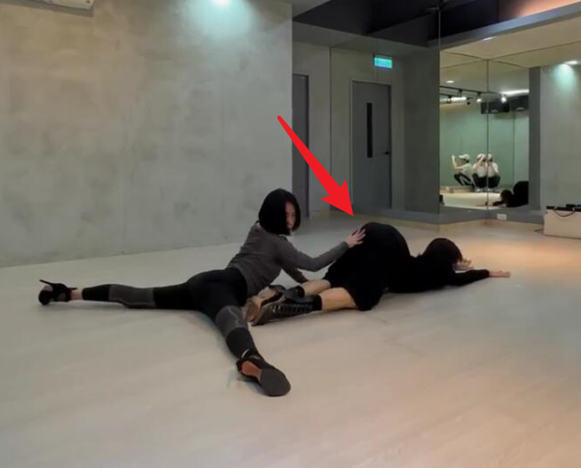 小S跳舞动作露骨,与绯闻舞蹈老师缠绵,摸男方屁股和裆部引热议