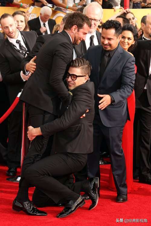 迪丽热巴被变态跟踪，小李子被抱腿埋裆！明星活该被骚扰吗？