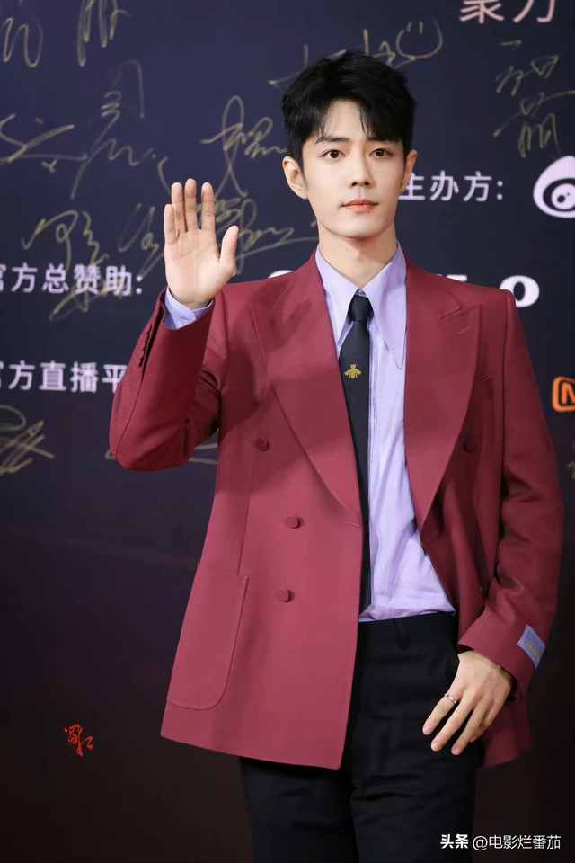 红毯夜，张天爱白裙惊艳，杨颖若隐若现，殷桃压轴女王范十足